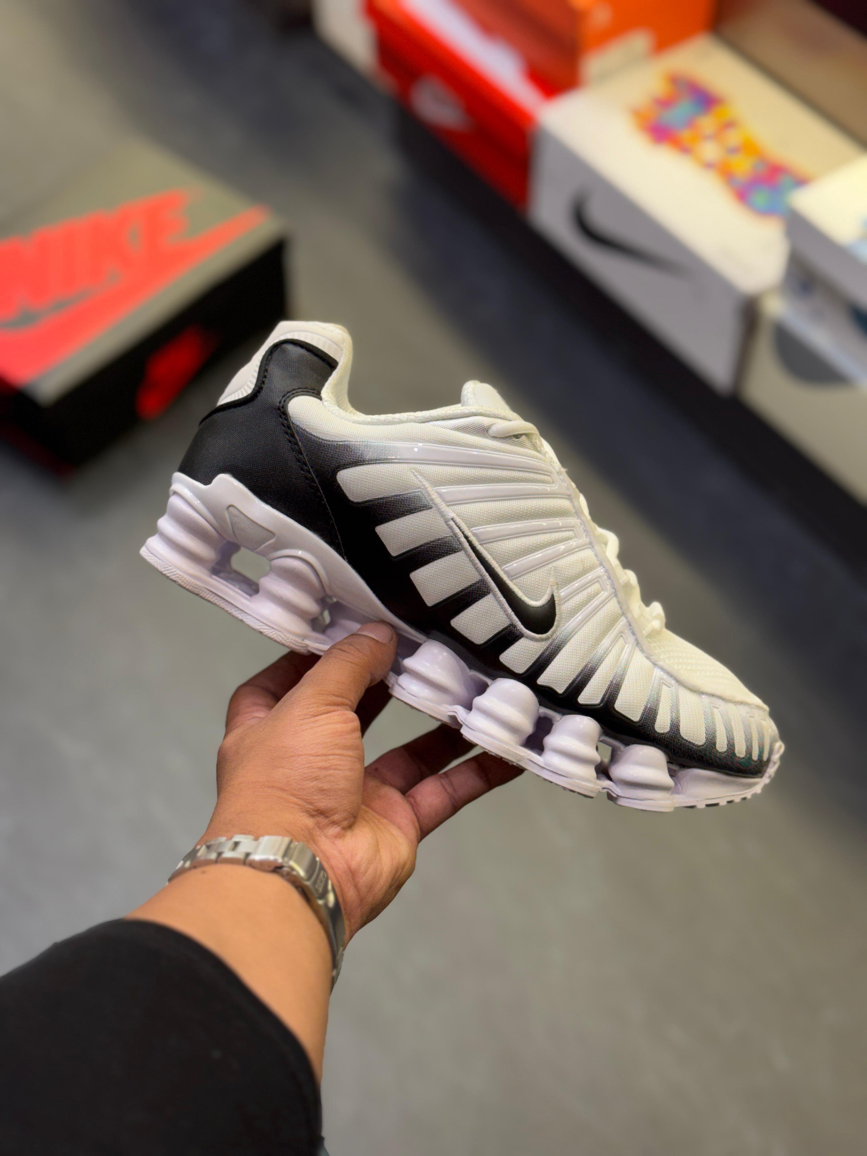 Nike shox TL