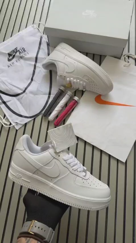 Nike airforce one with full kit