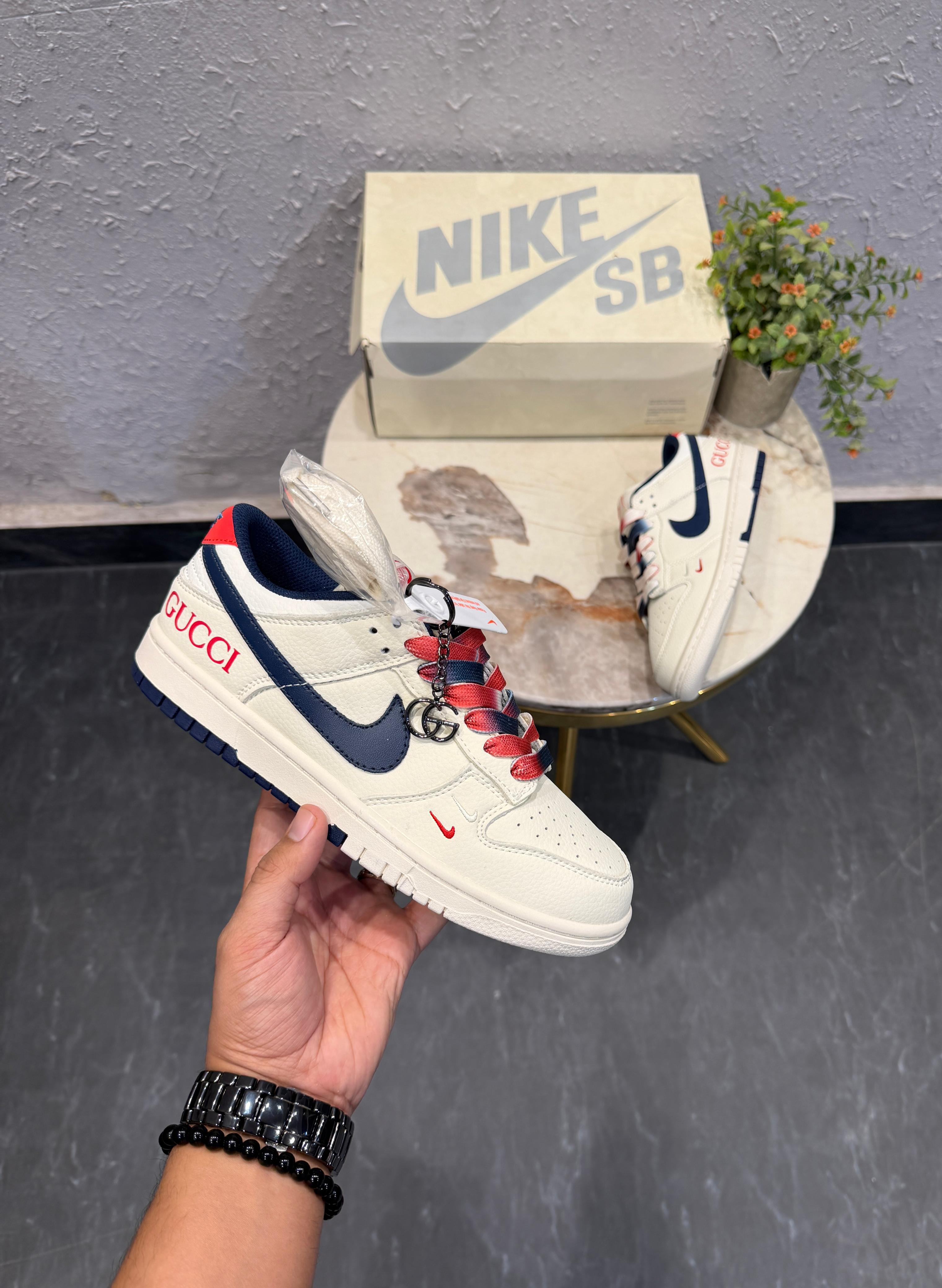 Nike SB dunk x Gucci custom keychain