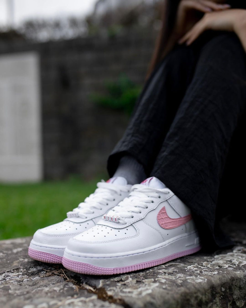 Nike airforce one valentine white pink